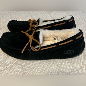 UGG Ugg’s NEW Women's Dakota Moccasin Slippers Black Suede
